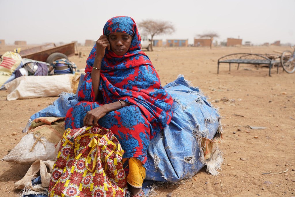 Des centaines de personnes sont déplacées par les violences au nord du Burkina Faso et d'autres civils ont franchi les frontières maliennes.